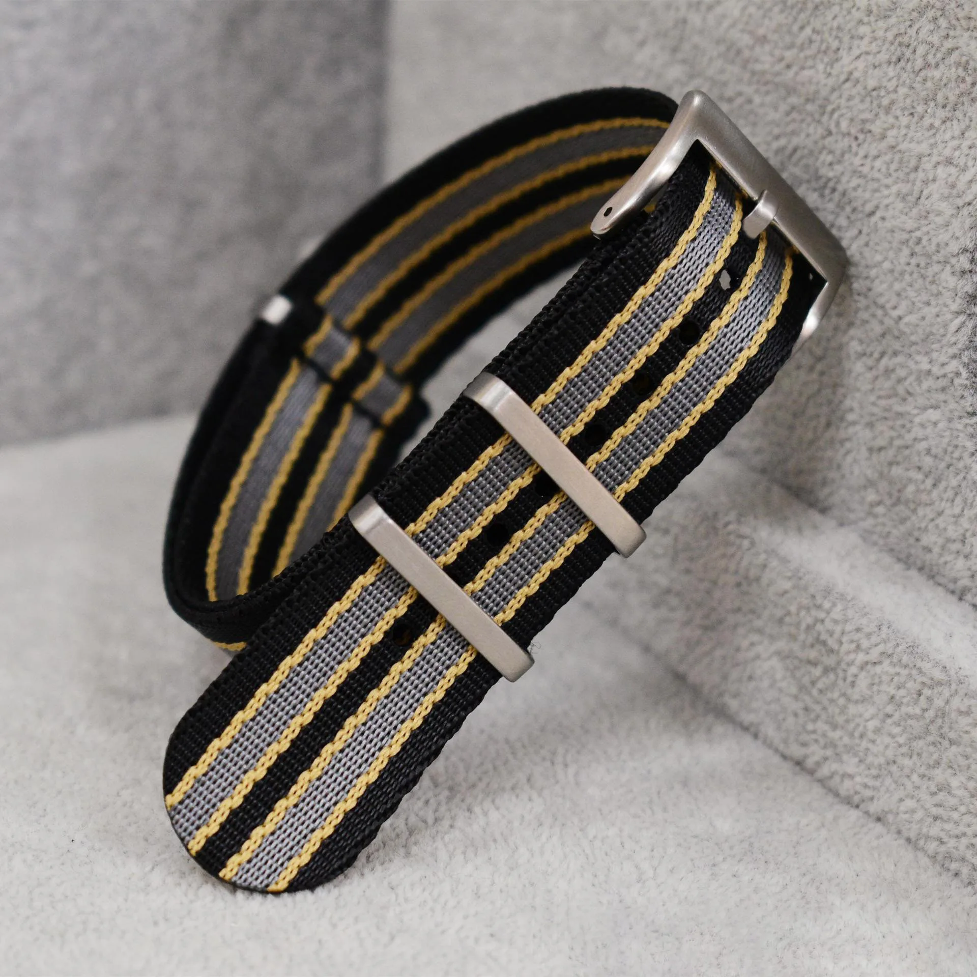 Nylonowy pasek do zegarka 20 m – Nylon Nato Strap recenzja i cena